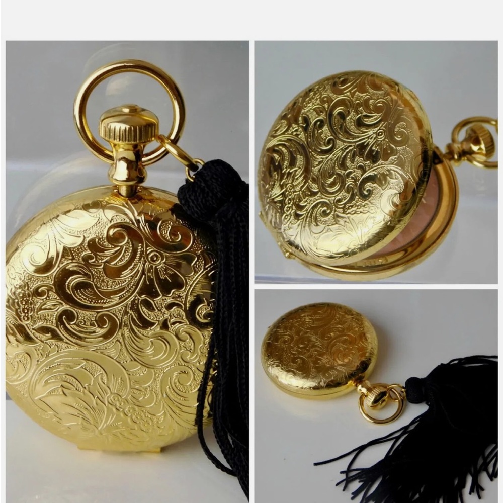 Vintage Estée Lauder Powder Compact Pocket Watch Style